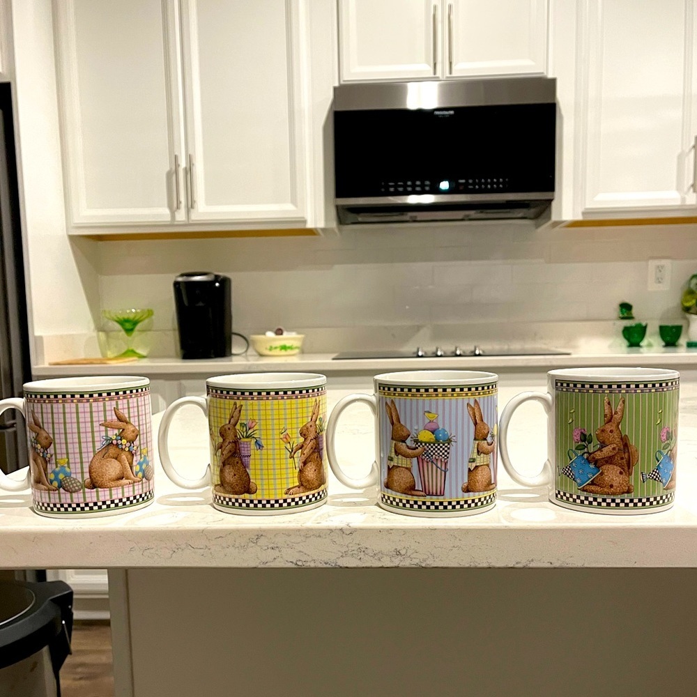 Vintage 1998 set of 4 Easter mugs Debbie Mumm